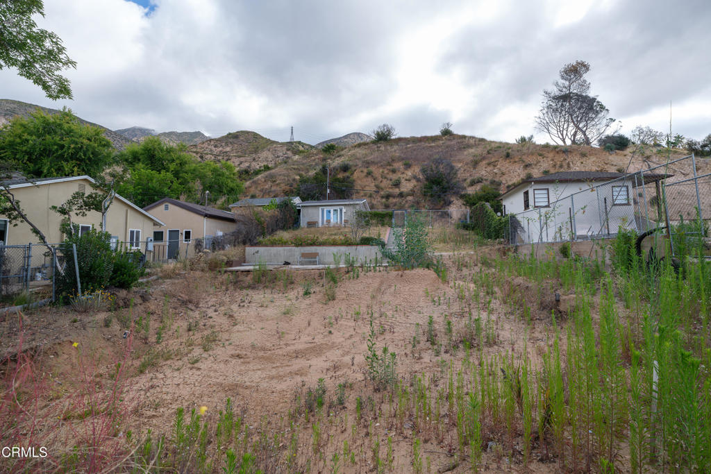 1205 E Loma Alta Drive