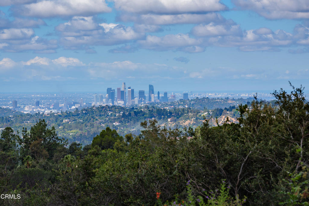 1205 E Loma Alta Drive