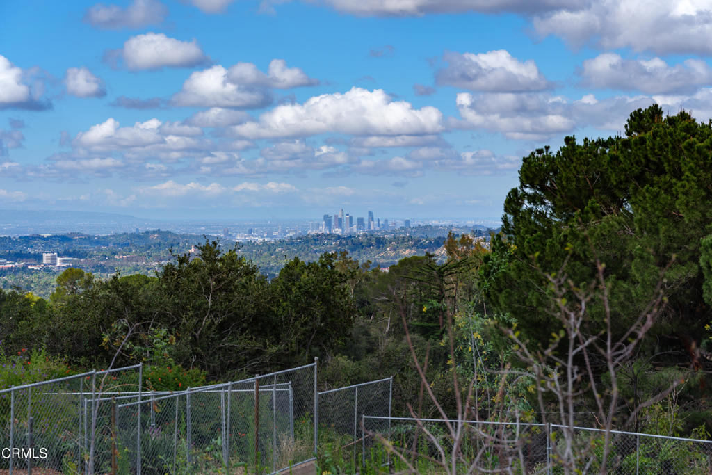 1205 E Loma Alta Drive