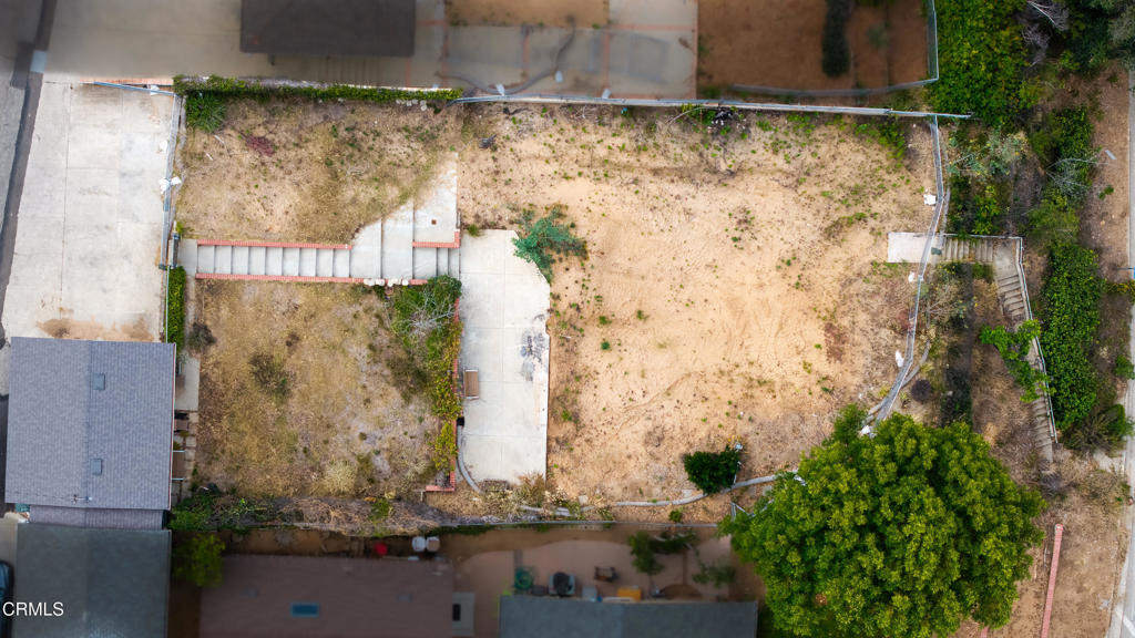 1205 E Loma Alta Drive