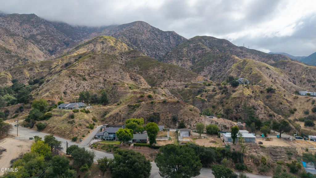 1205 E Loma Alta Drive