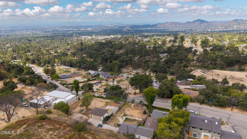 1205 E Loma Alta Drive