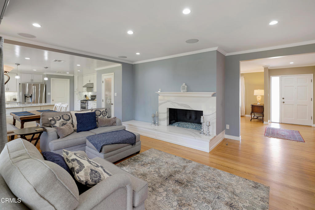 142 W Santa Anita Terrace