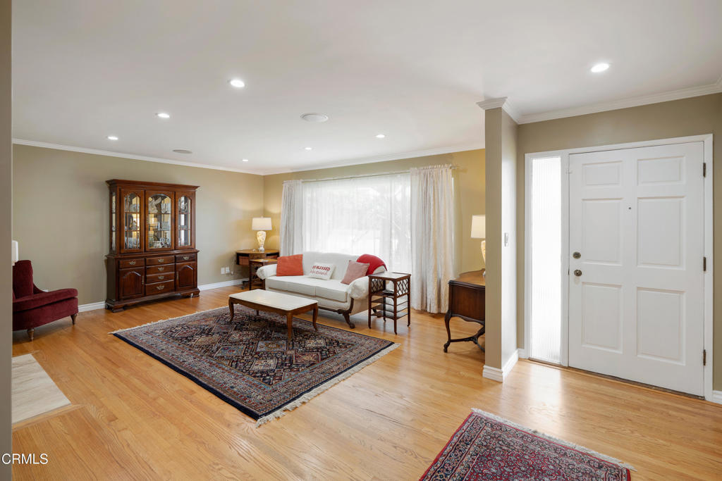 142 W Santa Anita Terrace