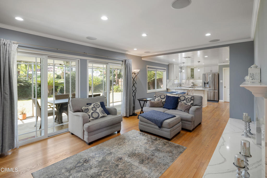142 W Santa Anita Terrace