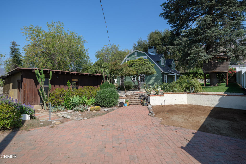 3269 Summit Avenue