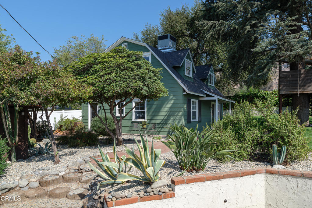 3269 Summit Avenue