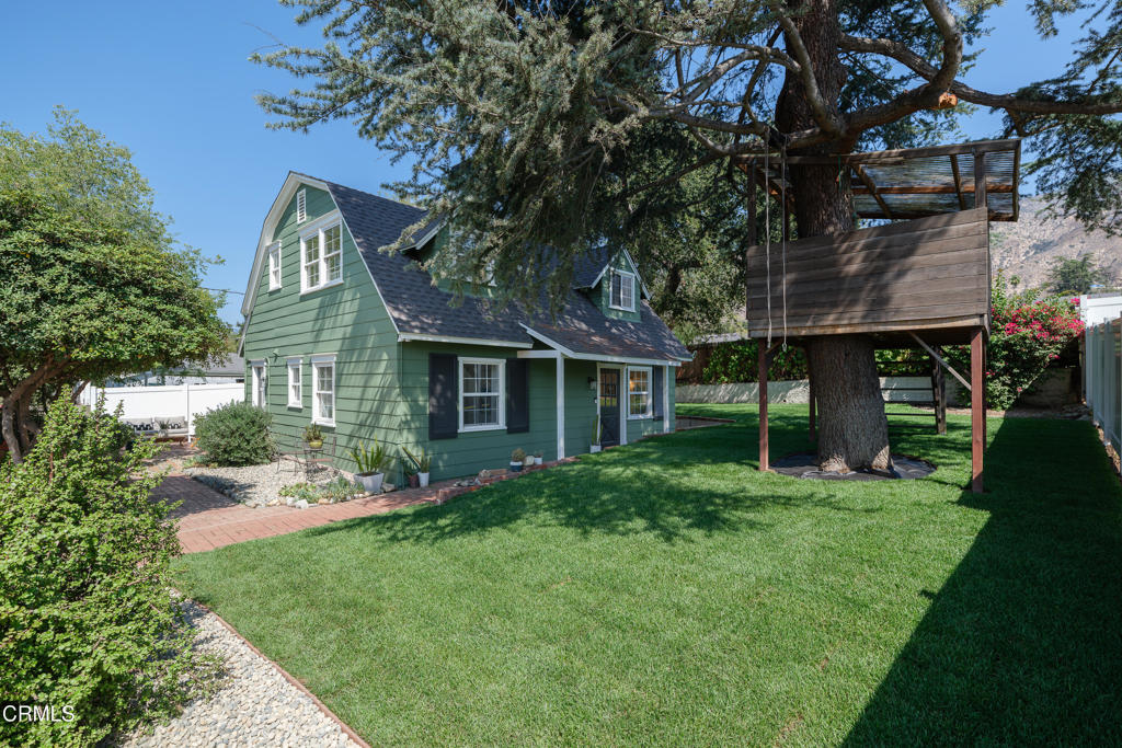3269 Summit Avenue