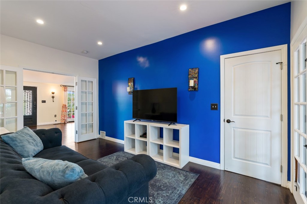 2037 Holly Hill
