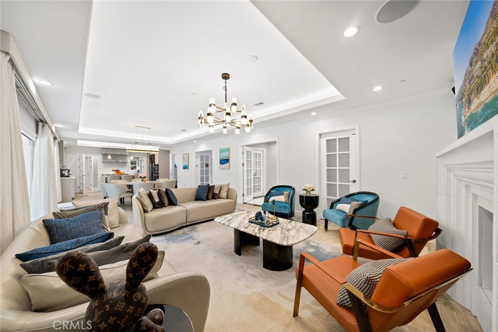 2155 VALENTINE Place