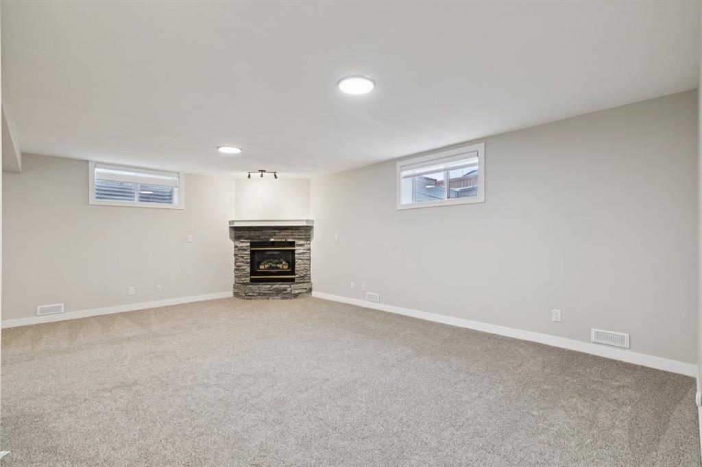 230 Chaparral Place SE