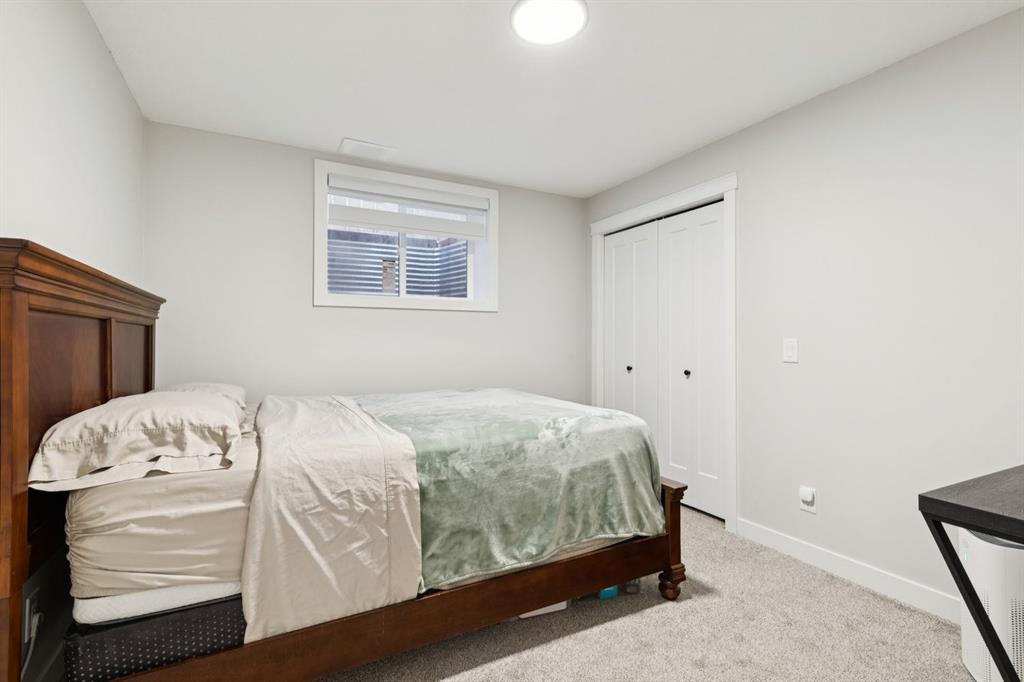 230 Chaparral Place SE