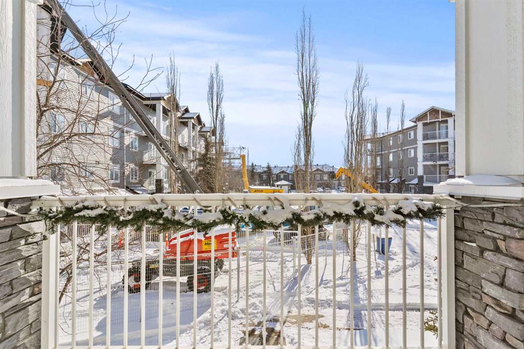 115 Prestwick Villas SE Unit: 2223