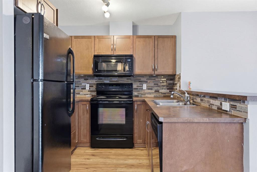 115 Prestwick Villas SE Unit: 2223