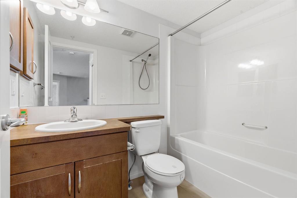 115 Prestwick Villas SE Unit: 2223