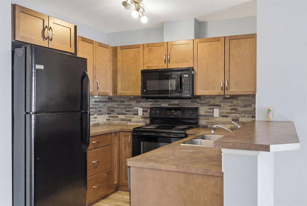 115 Prestwick Villas SE Unit: 2223