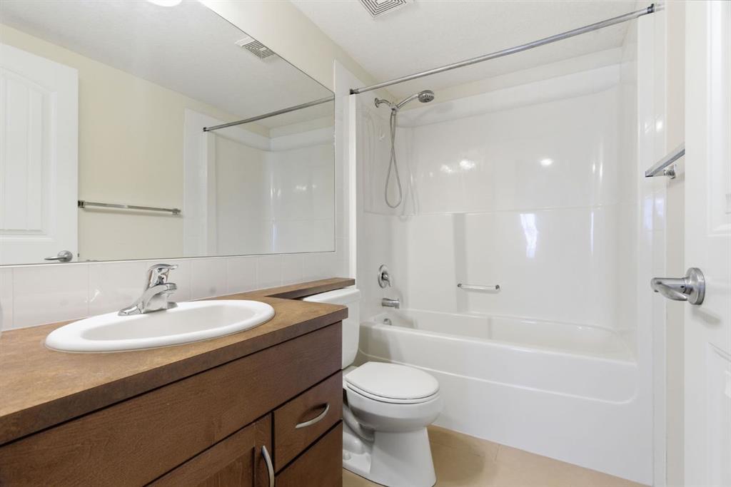 115 Prestwick Villas SE Unit: 2223