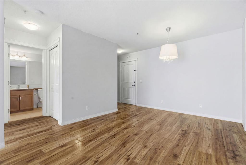 115 Prestwick Villas SE Unit: 2223