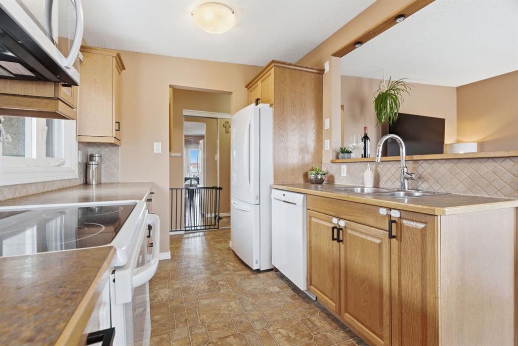 6605 Huntridge Hill NE