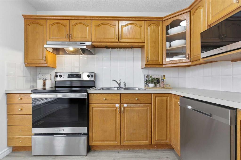 123 Queensland Drive SE Unit: 60