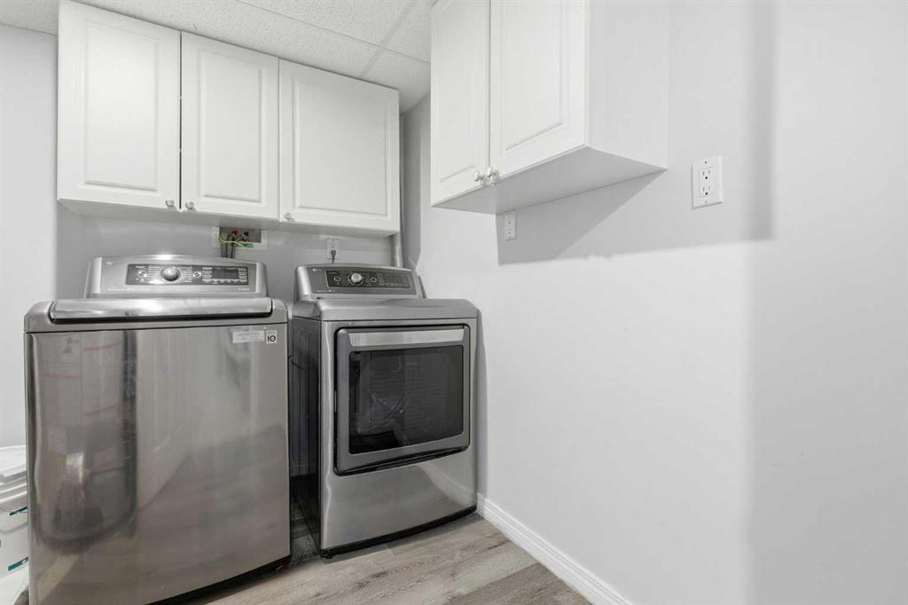 123 Queensland Drive SE Unit: 60