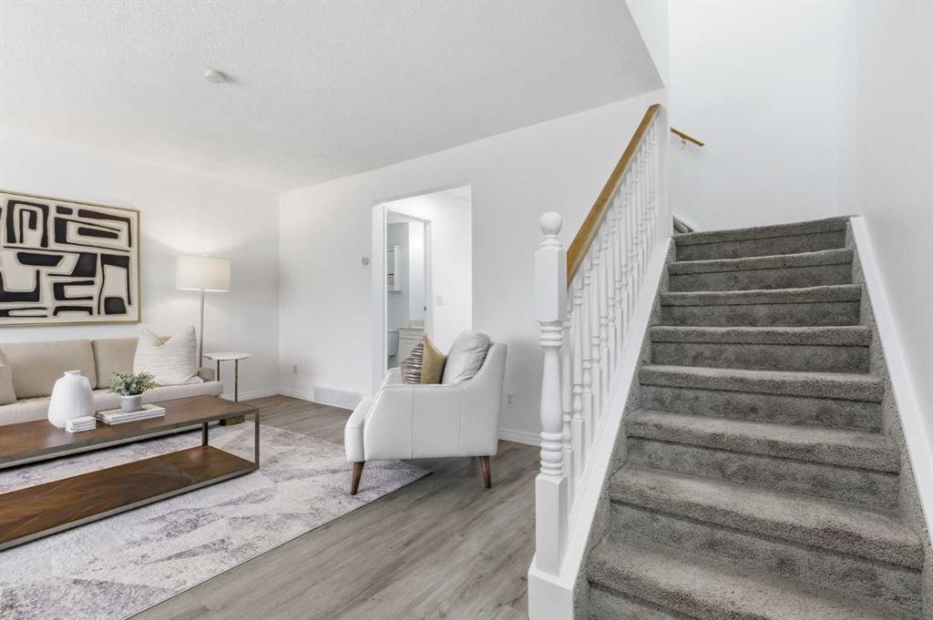 123 Queensland Drive SE Unit: 60