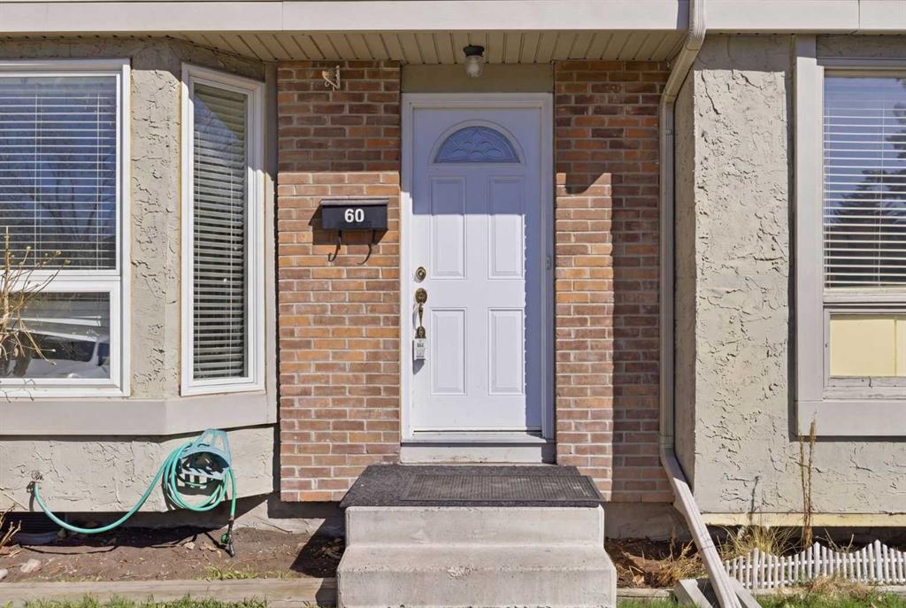 123 Queensland Drive SE Unit: 60