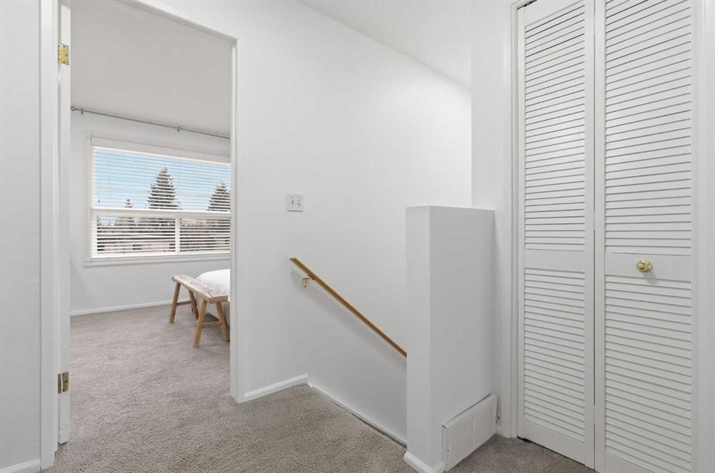 123 Queensland Drive SE Unit: 60