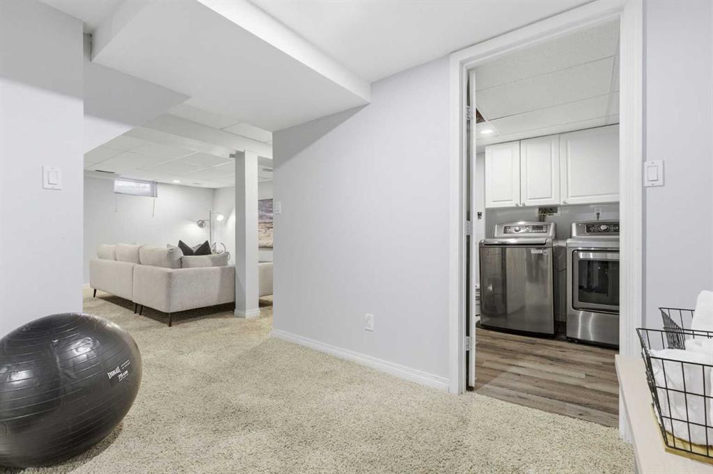 123 Queensland Drive SE Unit: 60