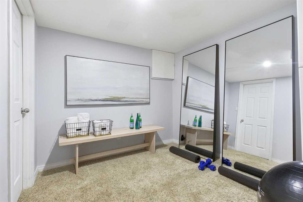 123 Queensland Drive SE Unit: 60