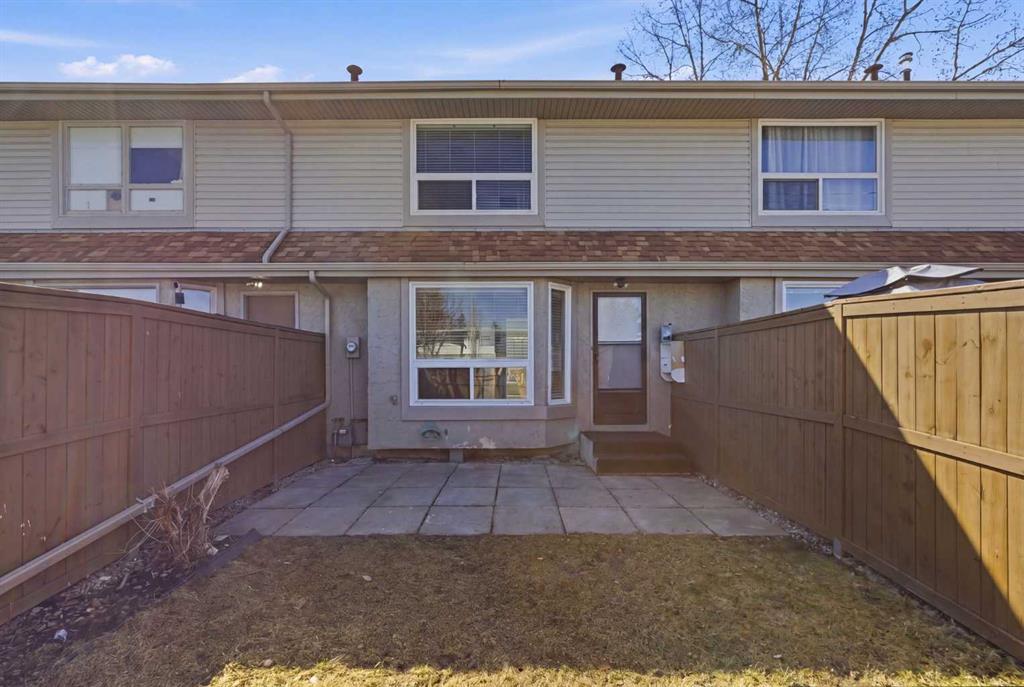 123 Queensland Drive SE Unit: 60