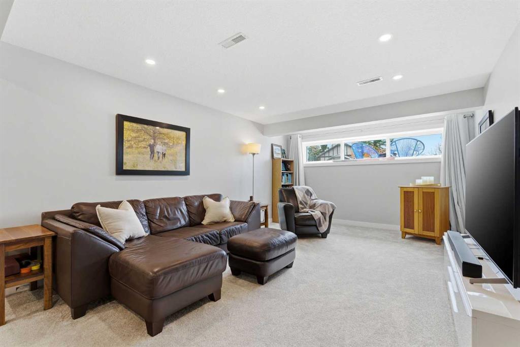 832 Edgemont Road NW