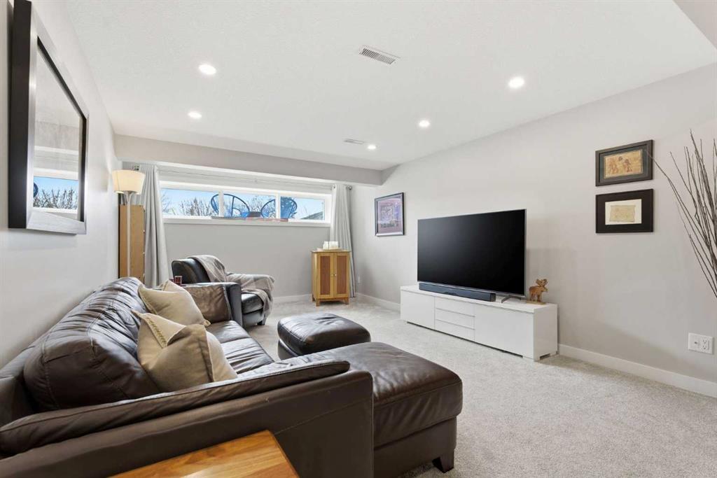 832 Edgemont Road NW