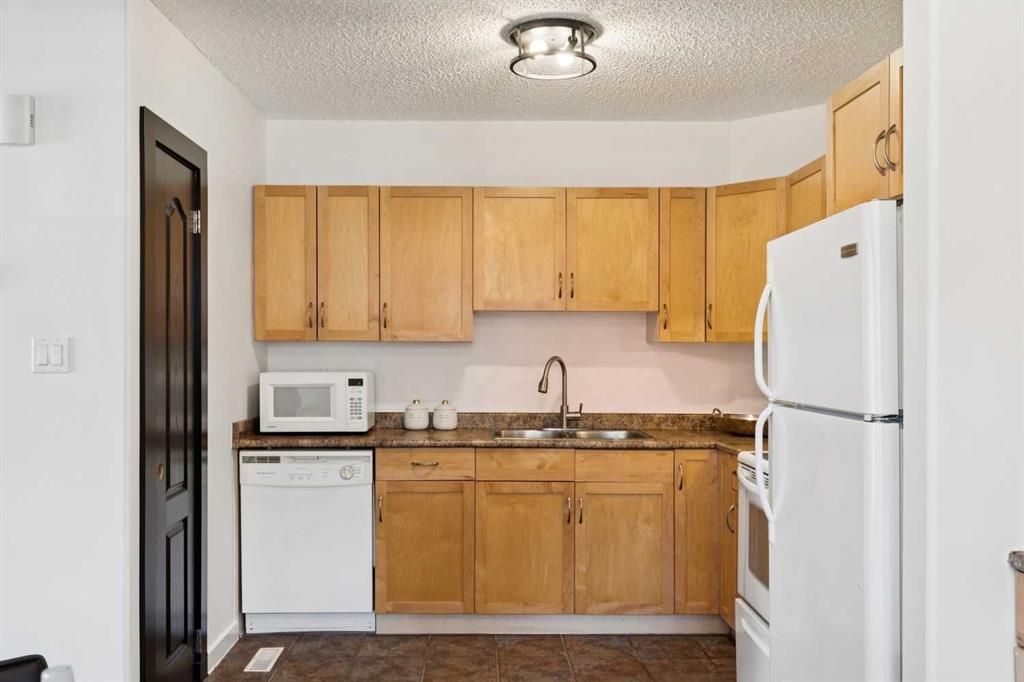 1939 33 Street SW Unit: 3