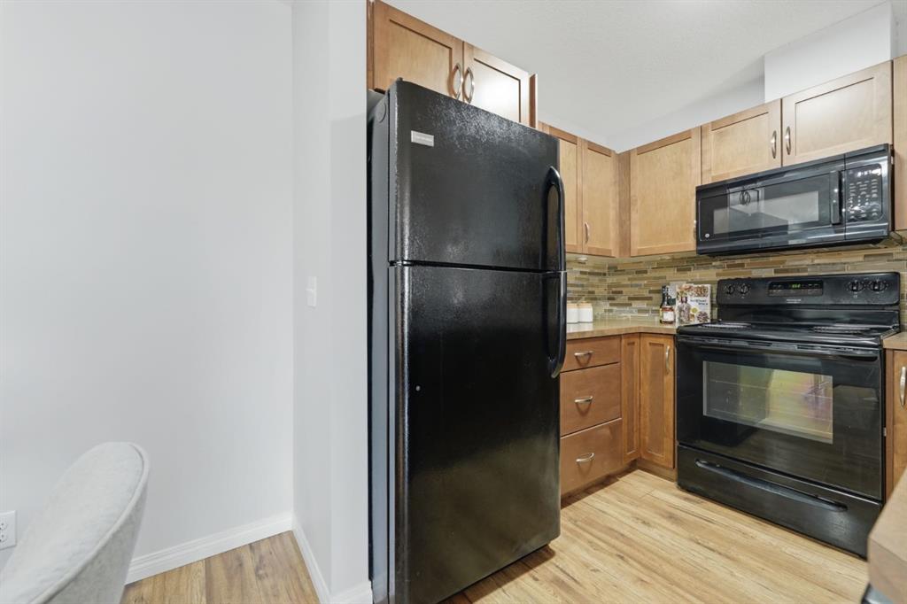 115 Prestwick Villas SE Unit: 2223