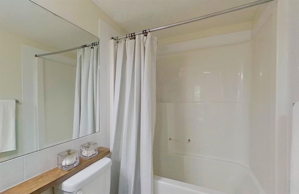 115 Prestwick Villas SE Unit: 2223
