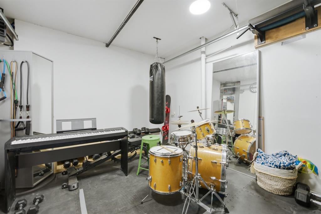 4037 42 Street NW Unit: 240