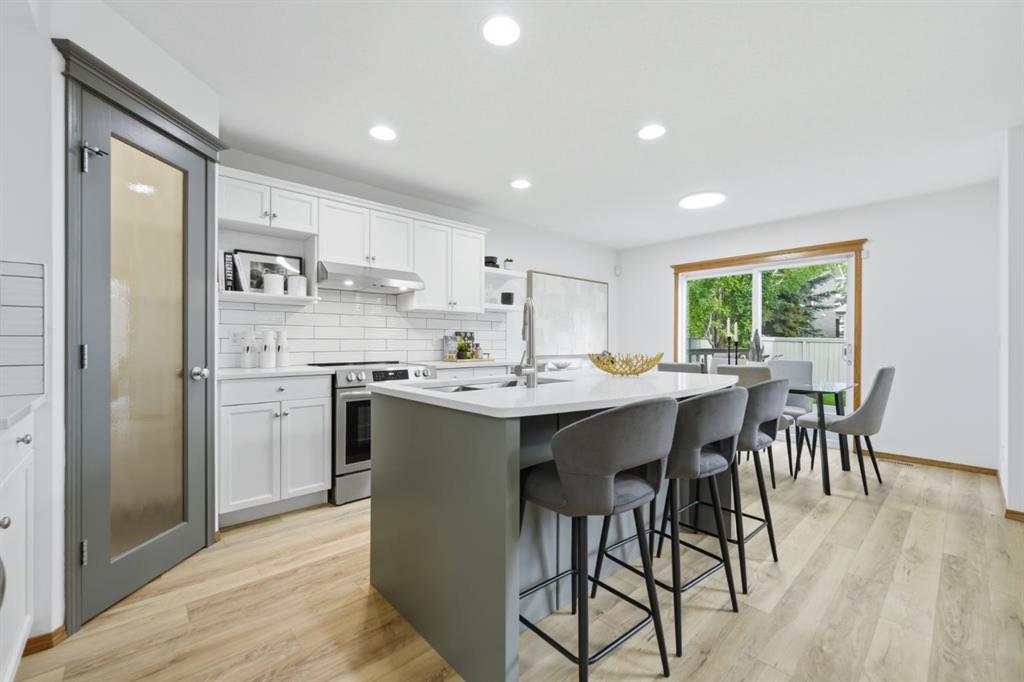 2020 Bridlemeadows Manor SW