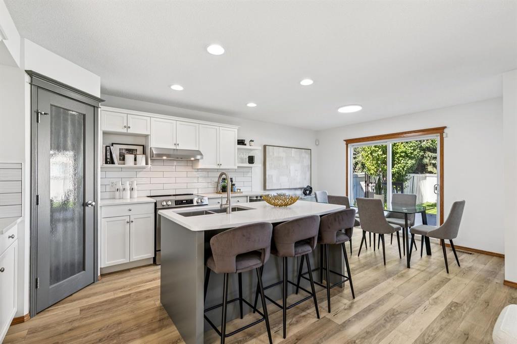 2020 Bridlemeadows Manor SW