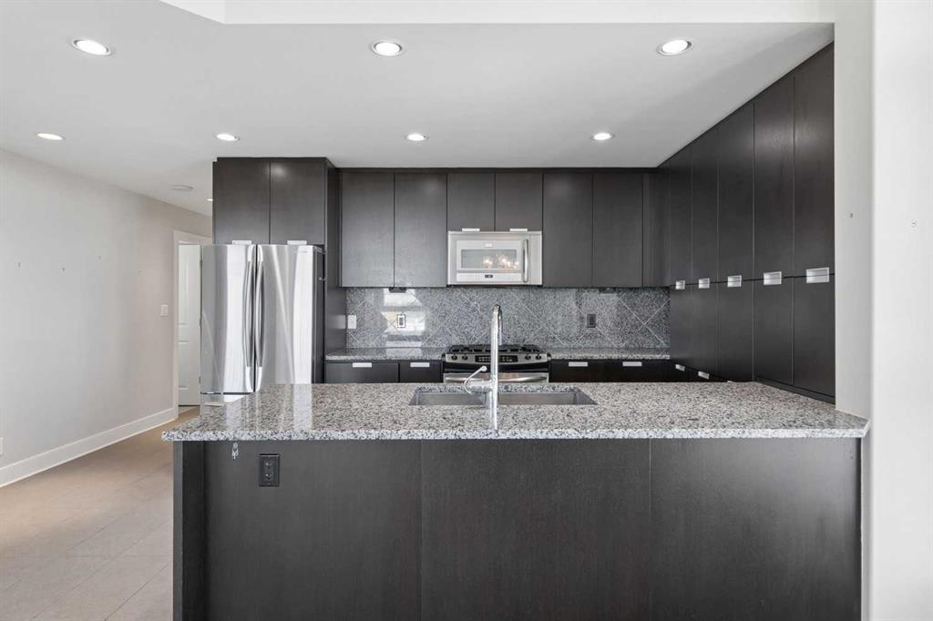 99 Spruce Place SW Unit: 706