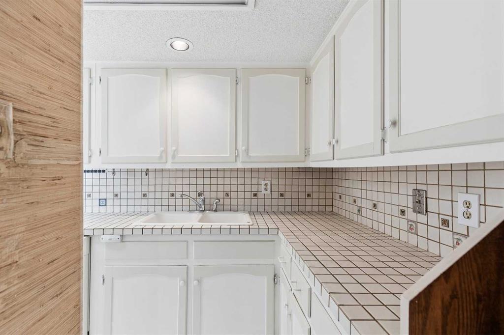 629 Royal Avenue SW Unit: 303