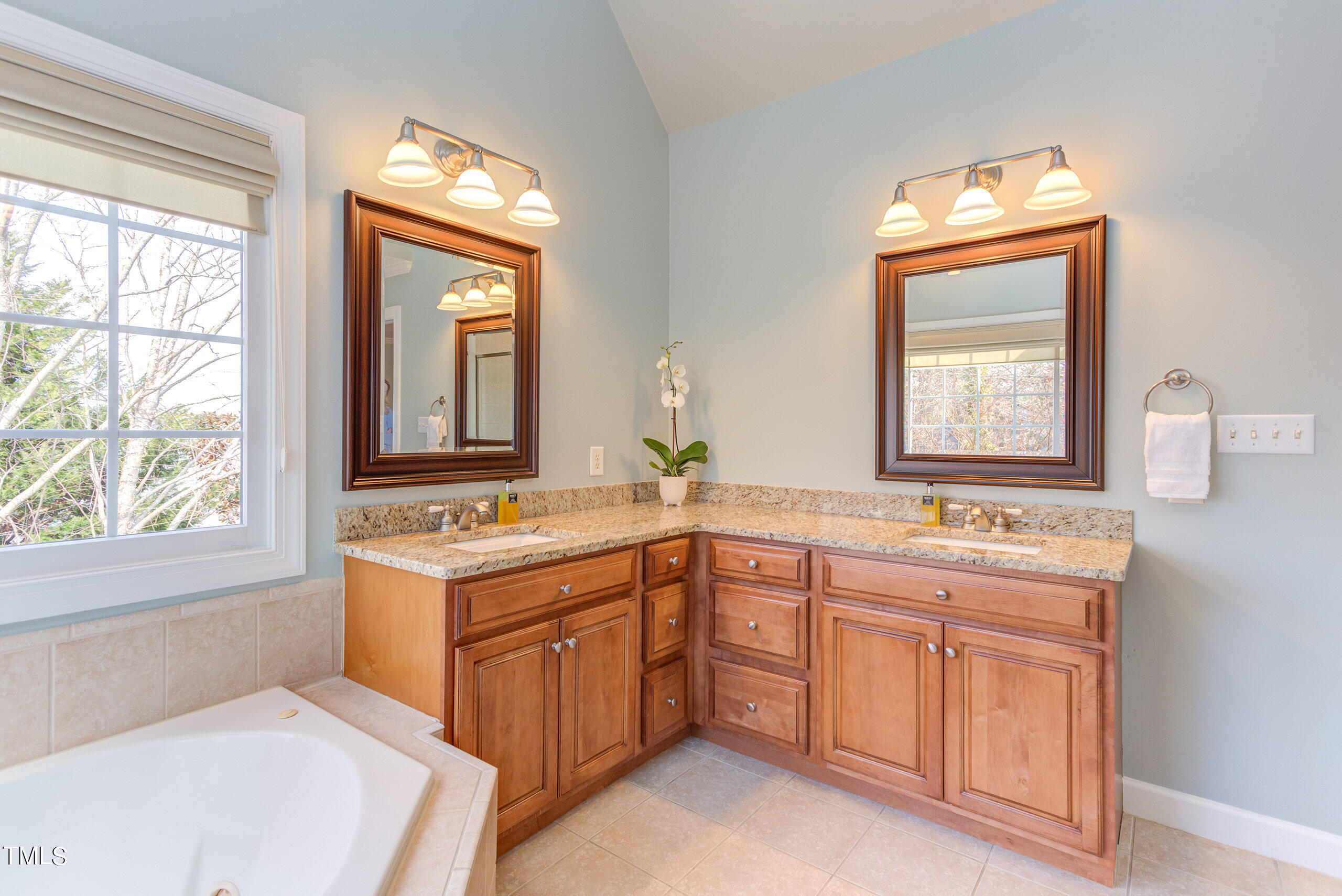 108 Highgrove Dr