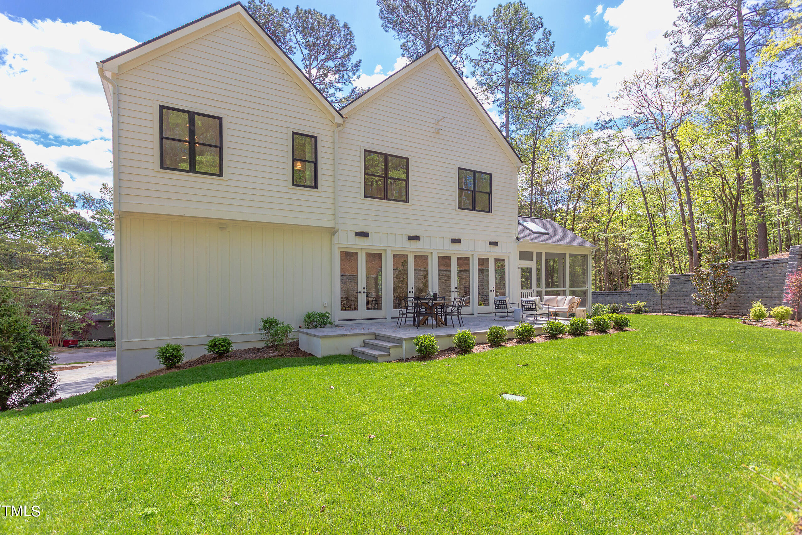 1817 N Lakeshore Drive