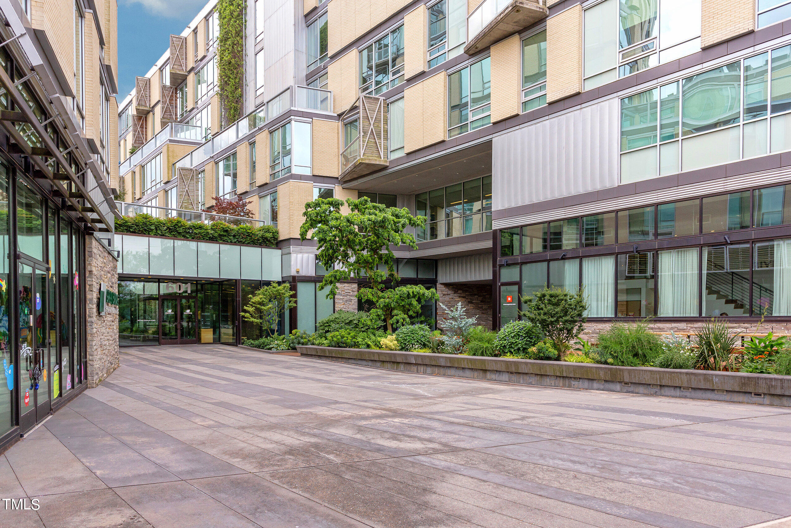 601 W Rosemary Street # 212