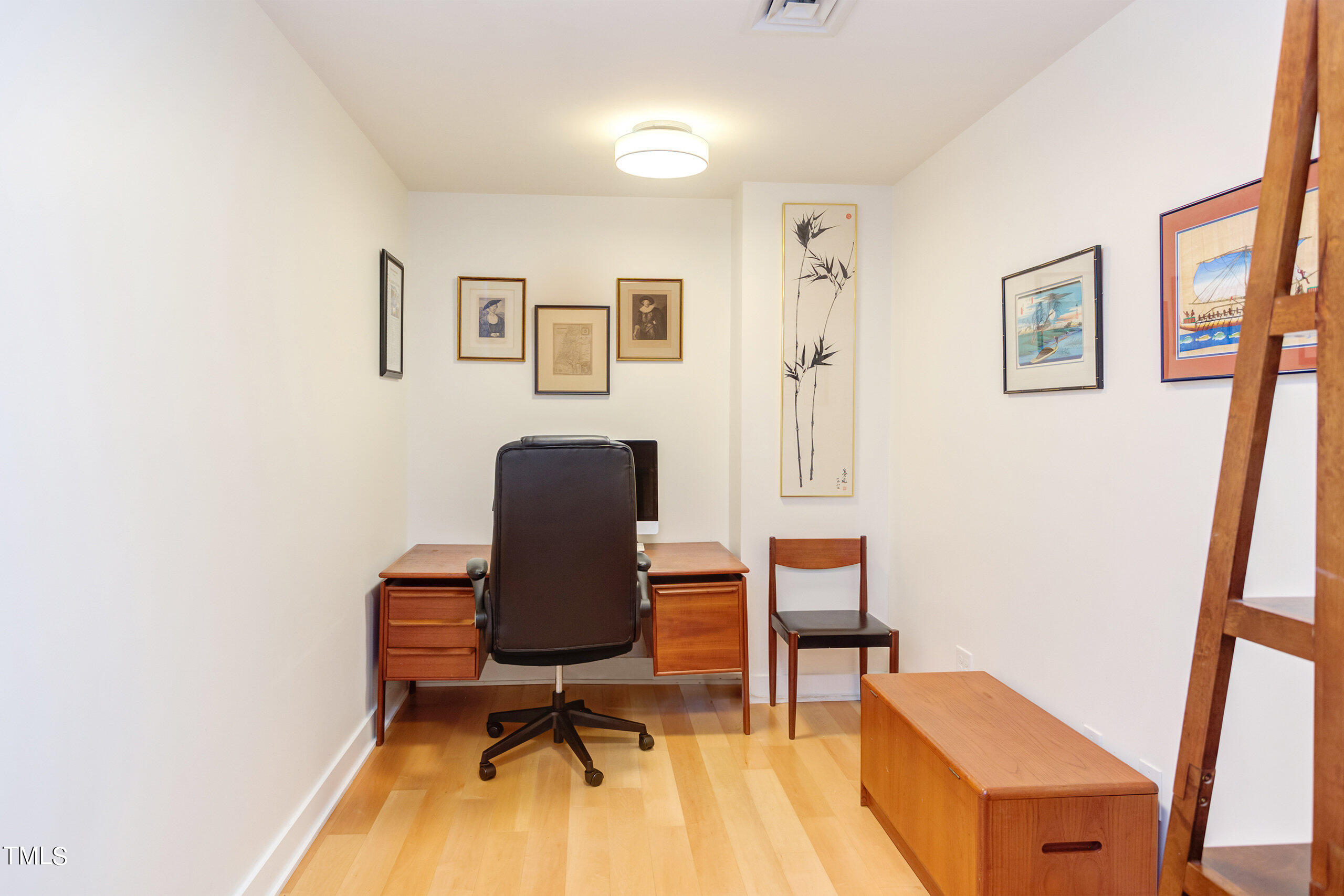 601 W Rosemary Street # 212