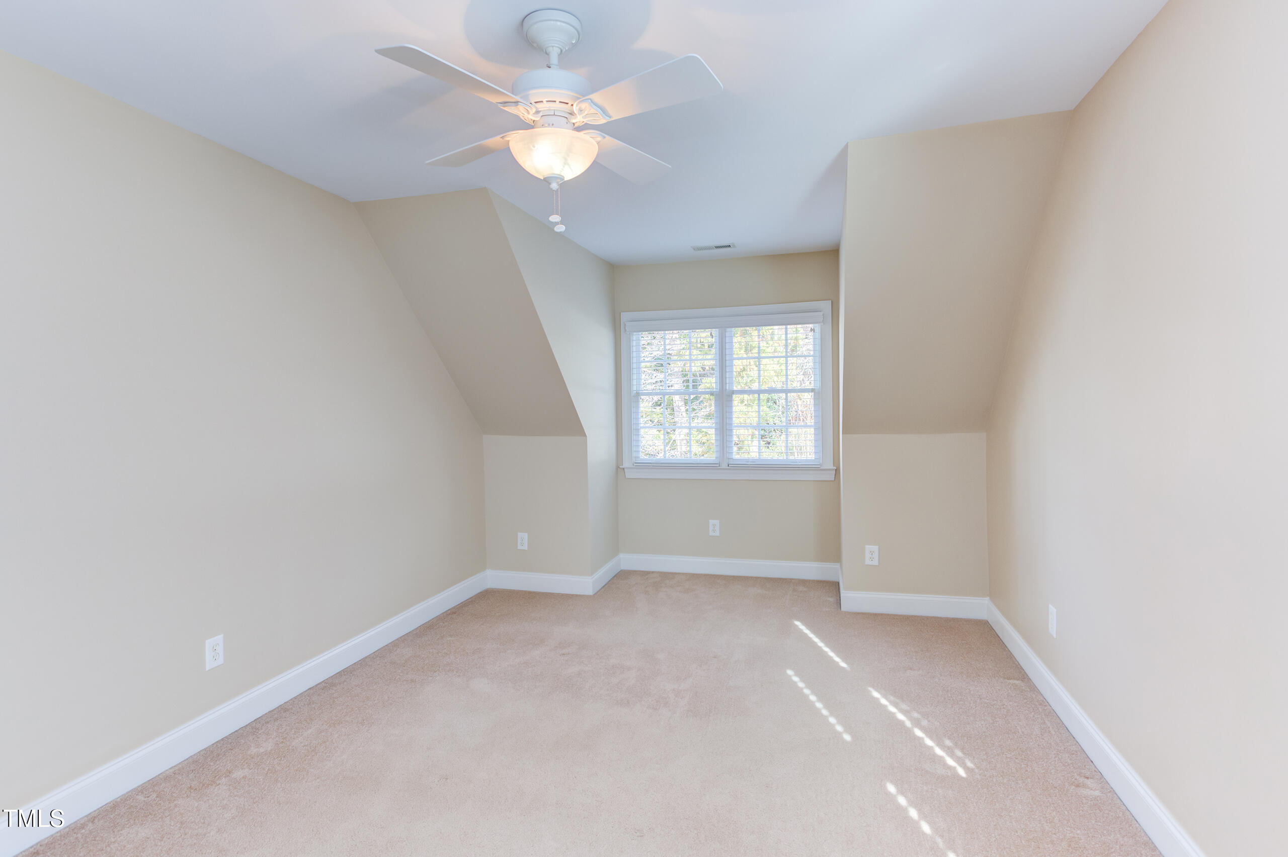 700 Parkview Crescent