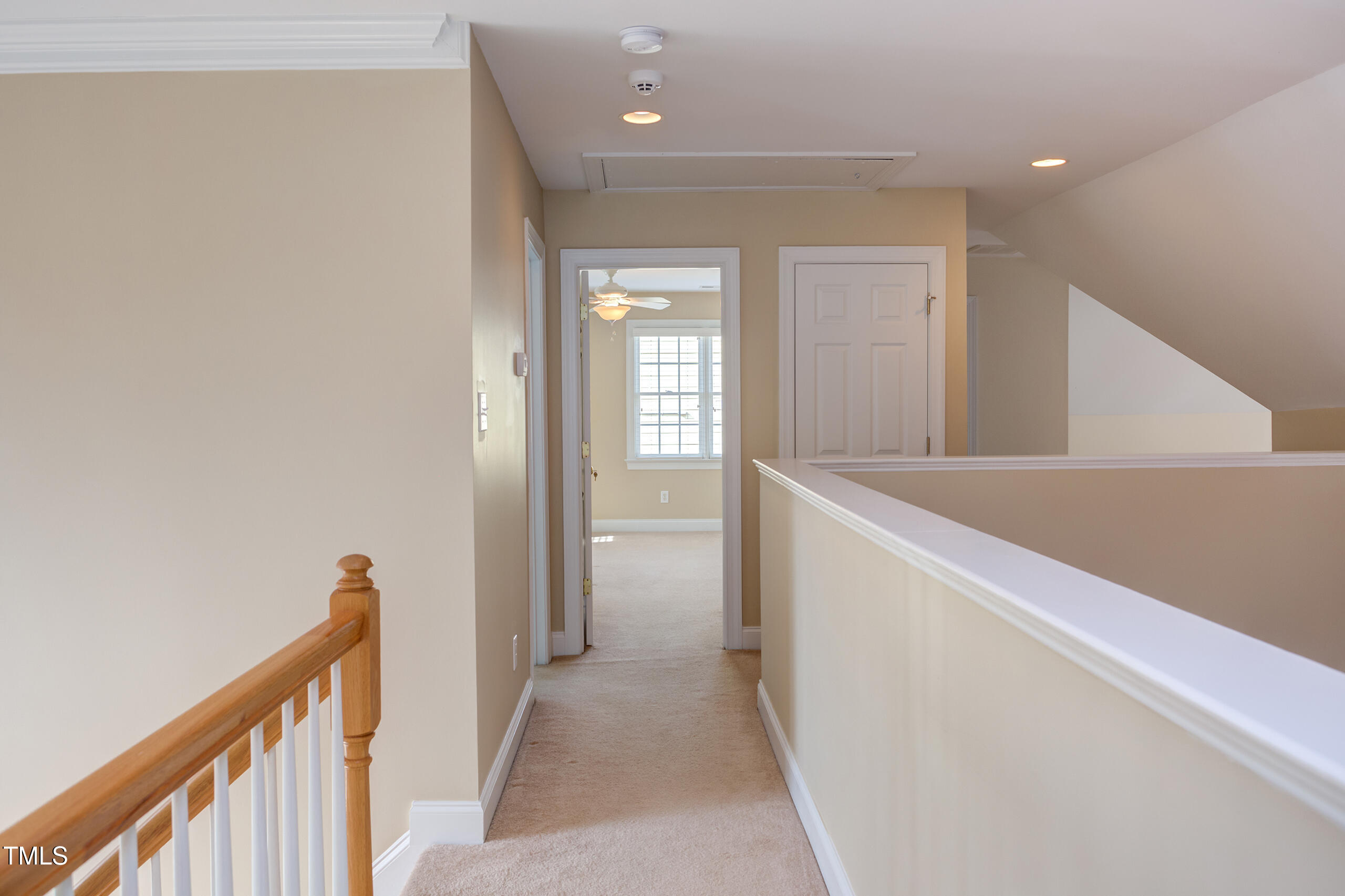 700 Parkview Crescent
