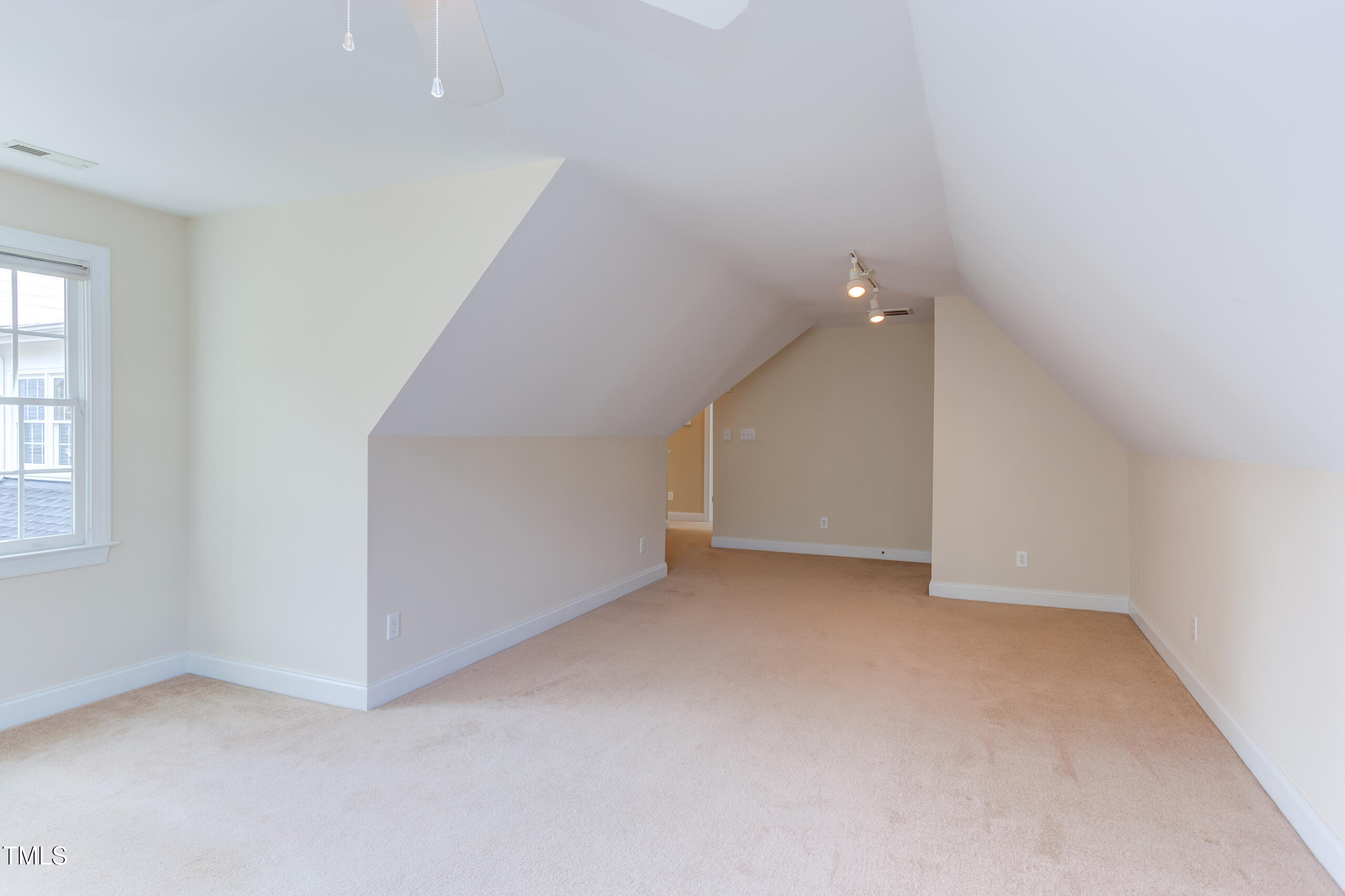 700 Parkview Crescent