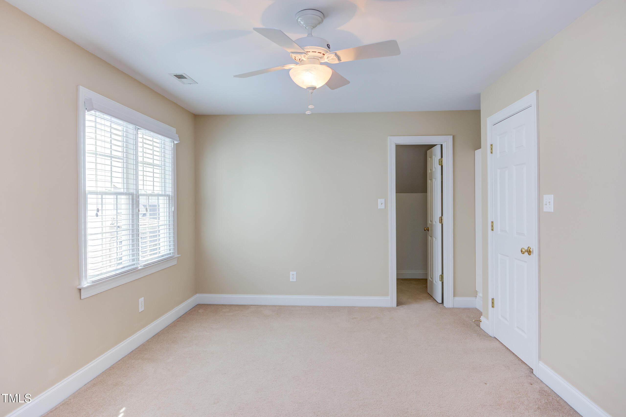 700 Parkview Crescent