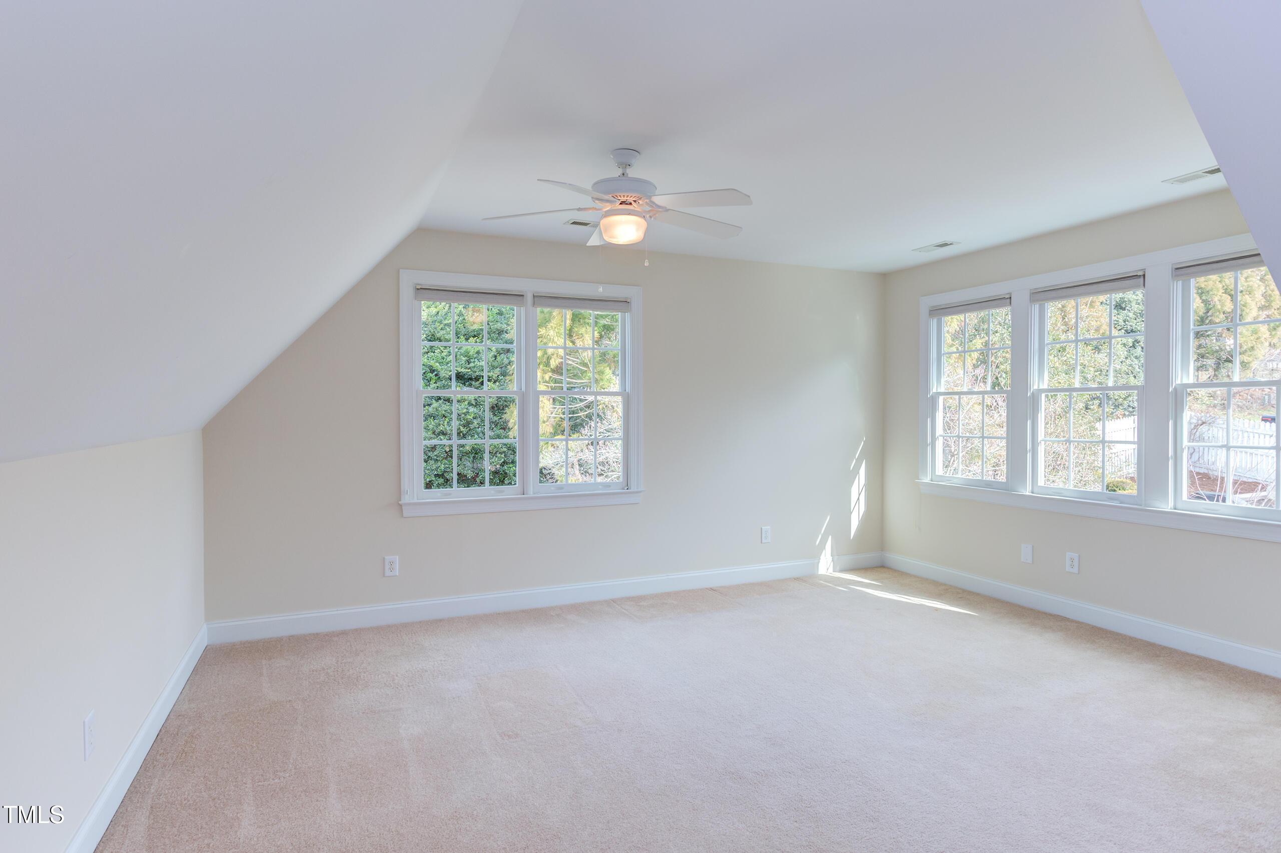 700 Parkview Crescent